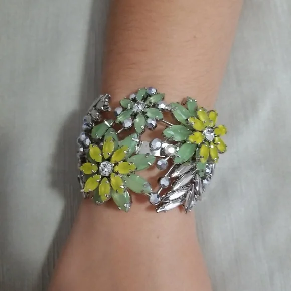 Bcbgmaxazria floral stone cuff bracelet - Picture 3 of 6